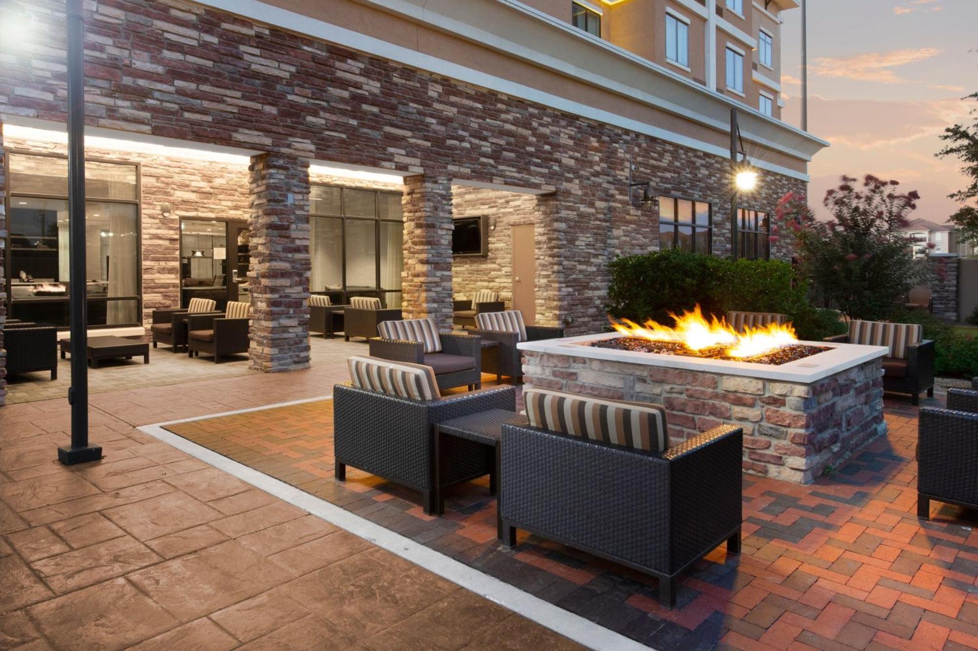 Courtyard By Marriott Lubbock Downtown/University Area Buitenkant foto